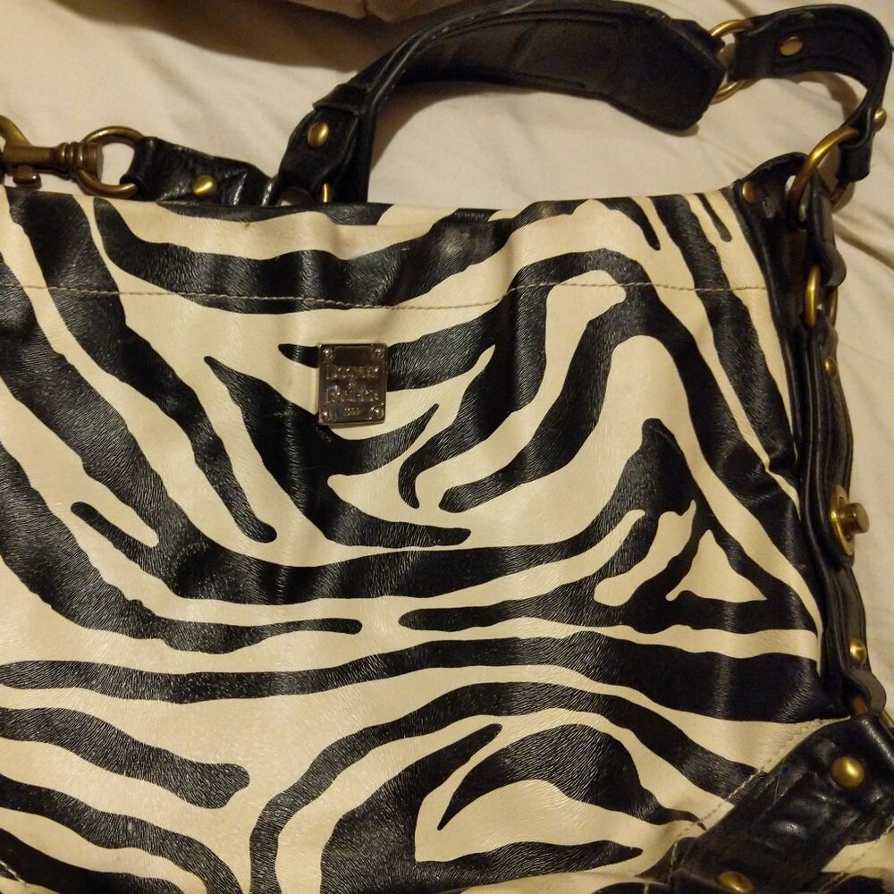 Dooney & Bourke purse